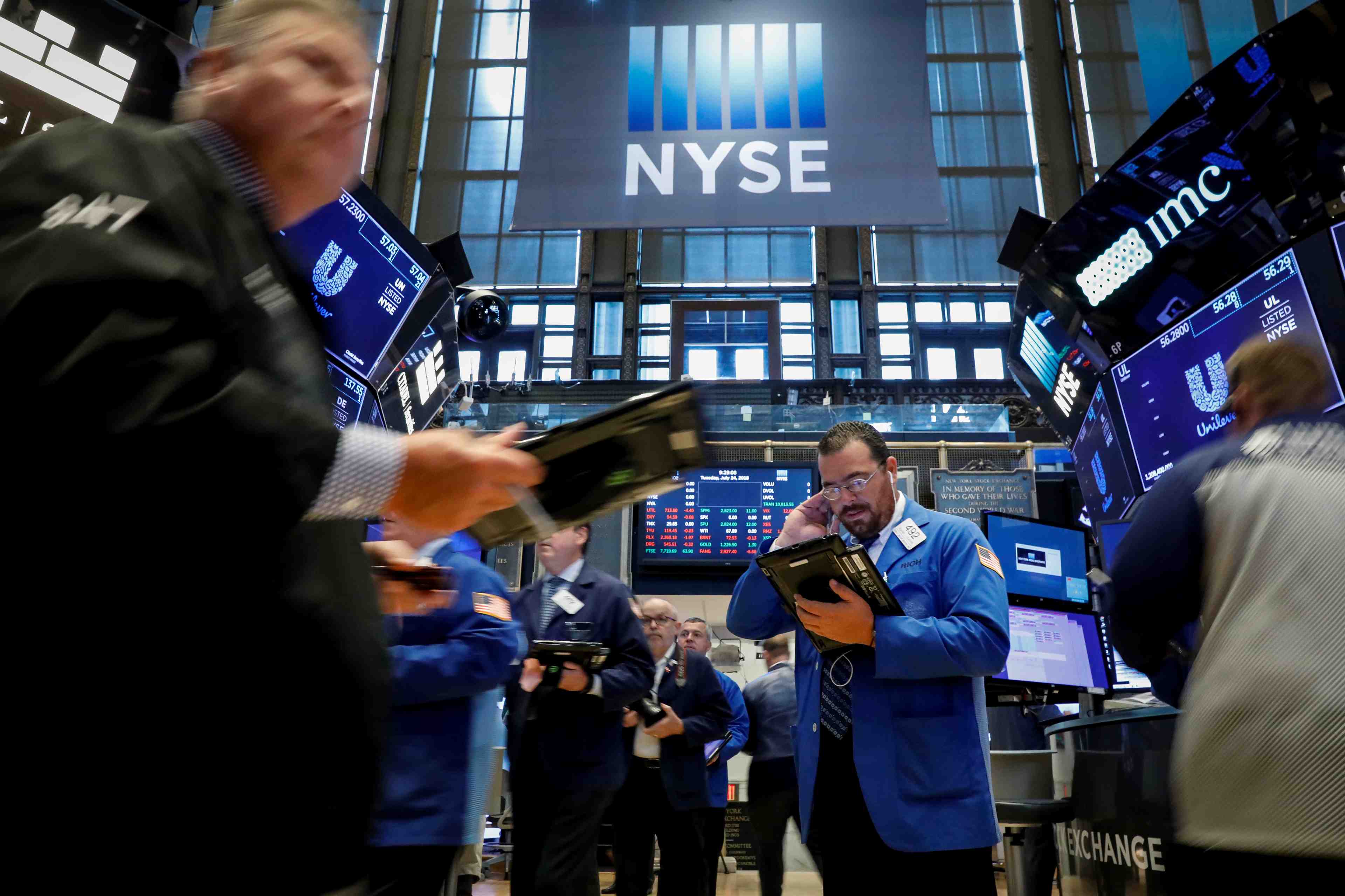 Wall street termine sur une note contrastee