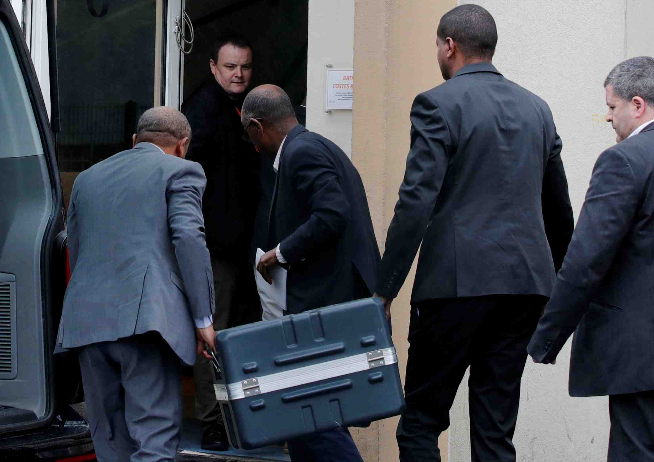 Accident d'ethiopian airlines: des enqueteurs ethiopiens depeches a paris