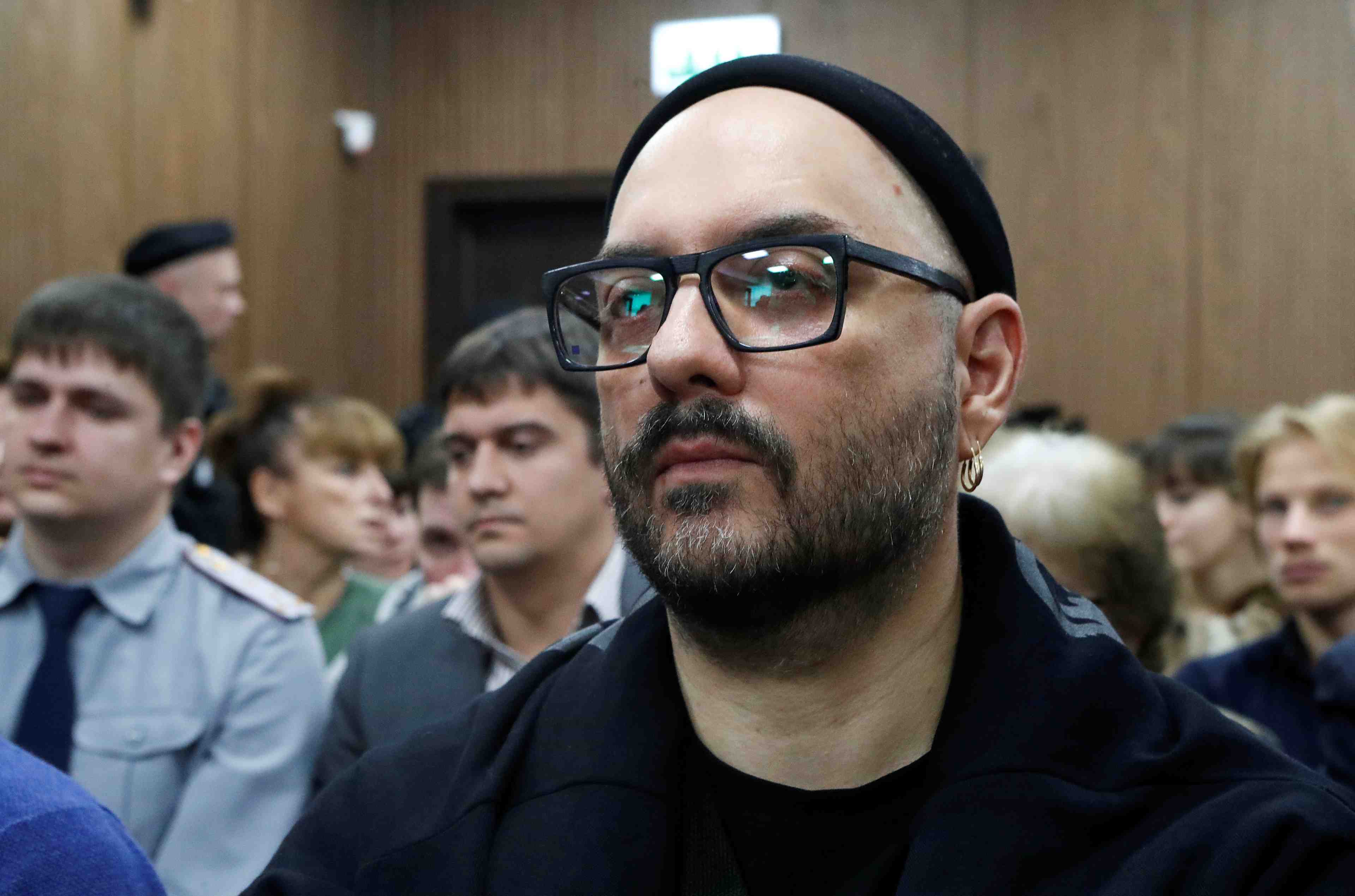 Le cineaste russe kirill serebrennikov en liberte sous caution