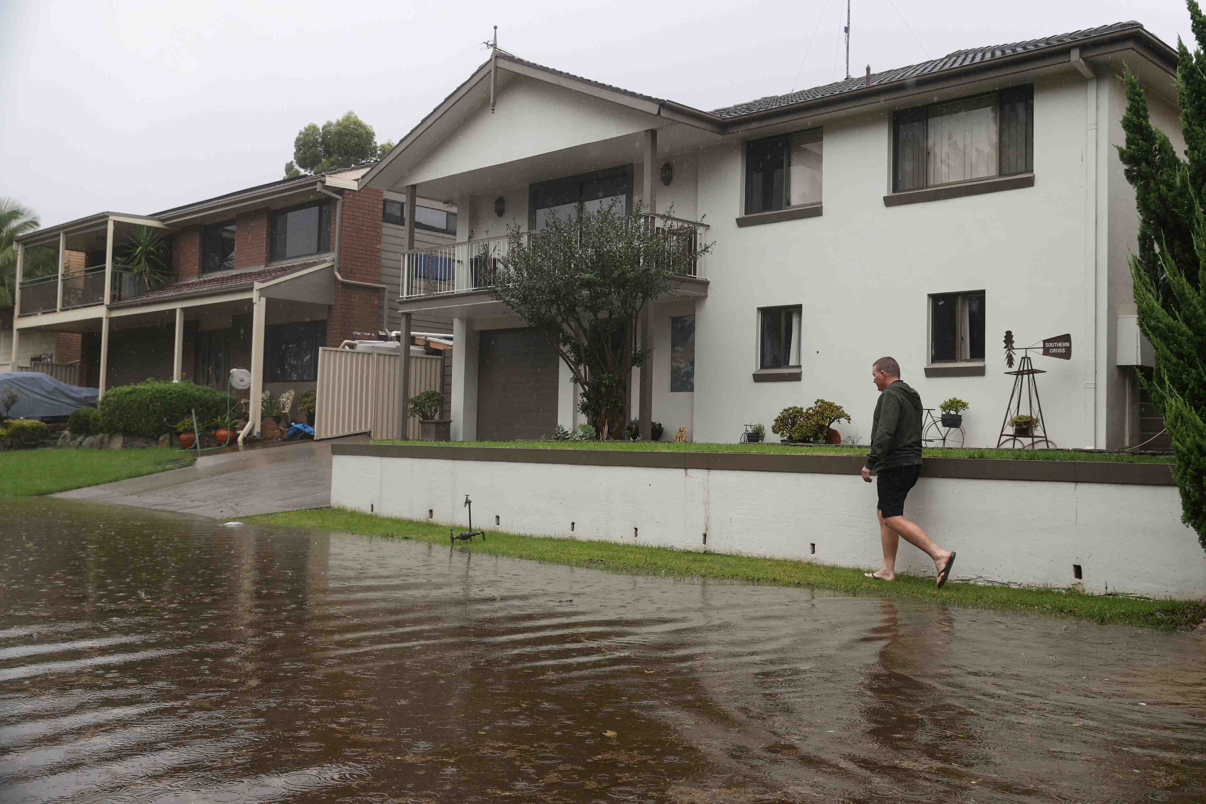 Australie: sydney evacue une partie de ses habitants, pires inondations depuis 60 ans