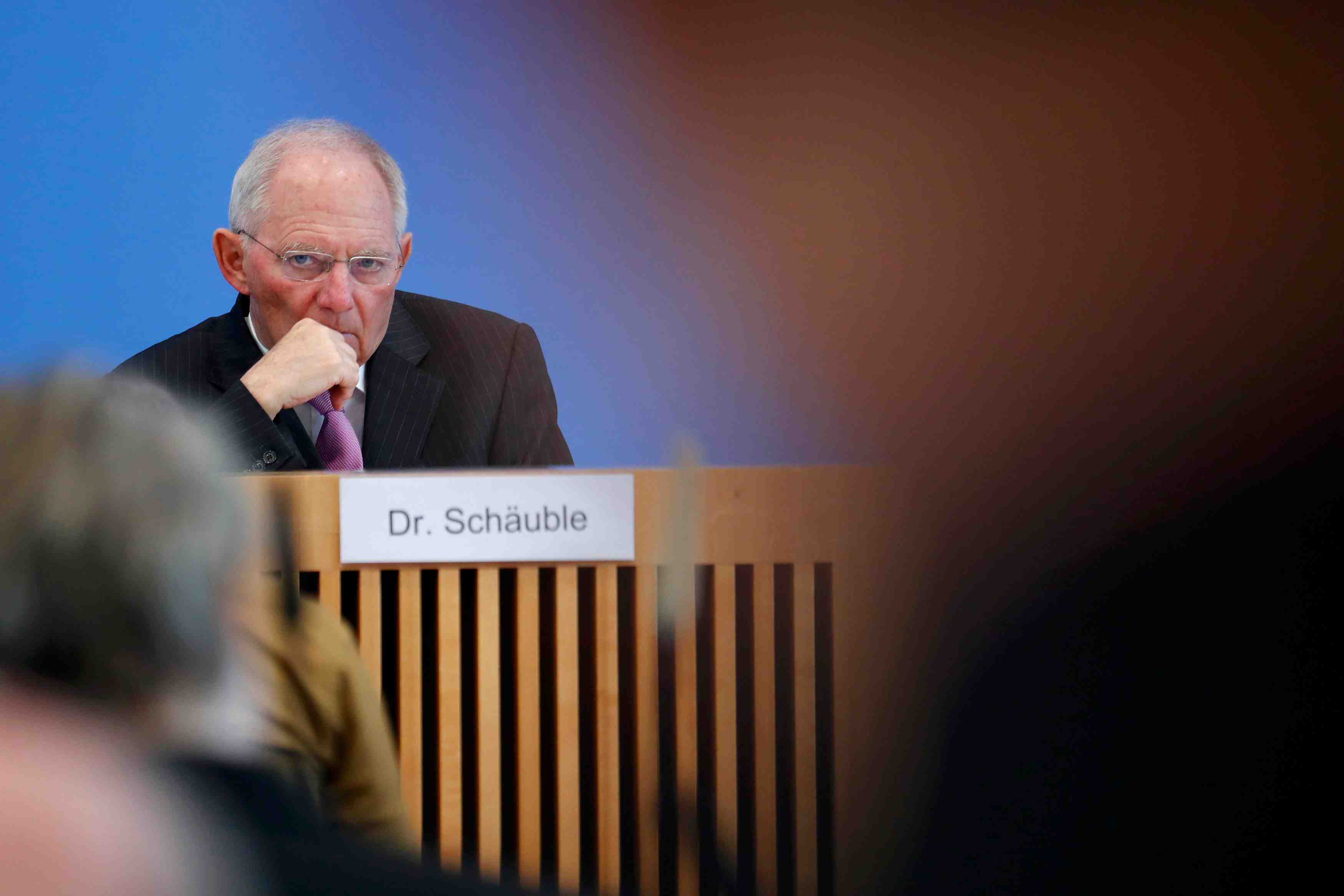 Un paquet contenant des explosifs envoye a schauble de grece