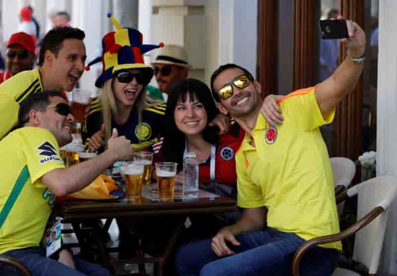 Moscou pris d'assaut par les fans de football... et de biere