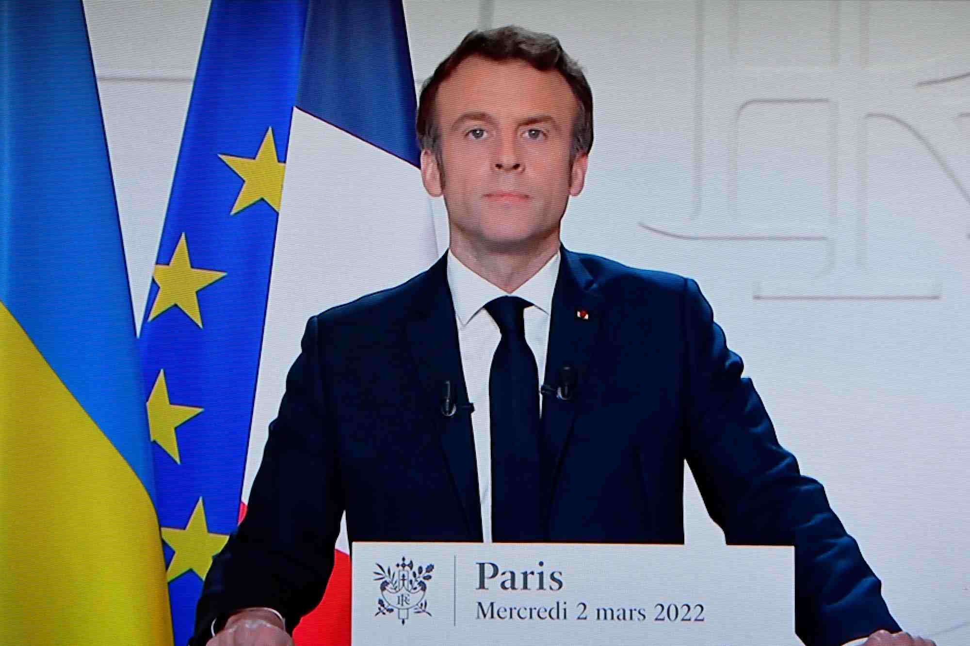 La guerre en ukraine, une "rupture" au fort impact economique, dit macron