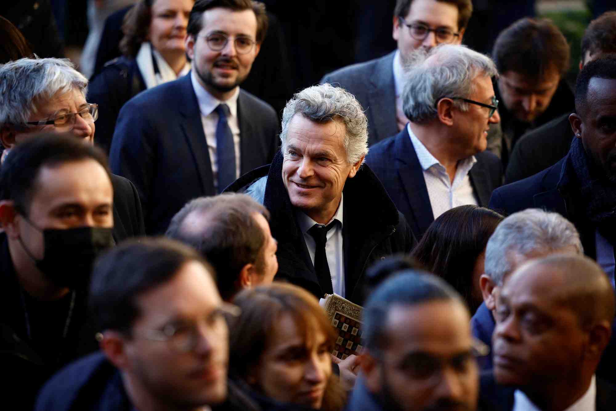 Des politiciens assistent a une conference de presse de la nupes avant un debat a l'assemblee nationale a paris