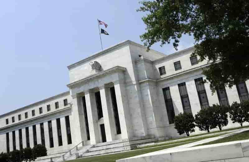 La Fed juge que l'activité économique continue de s'améliorer