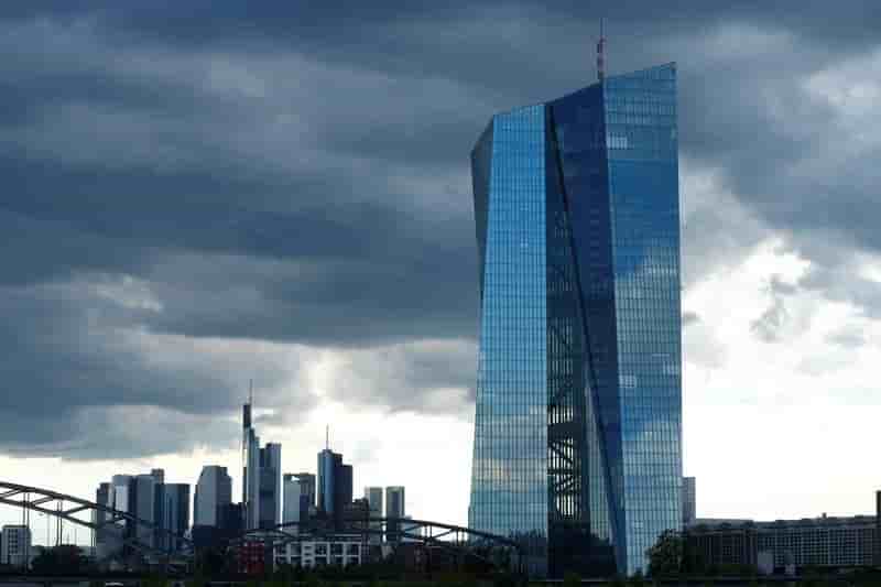 Le marche entrevoit une hausse de taux de la bce en decembre