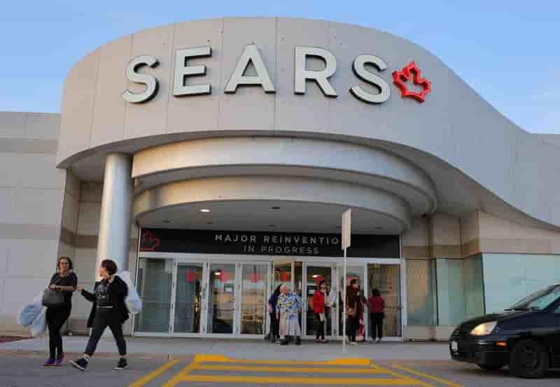 Usa: sears ameliore ses finances, le titre grimpe