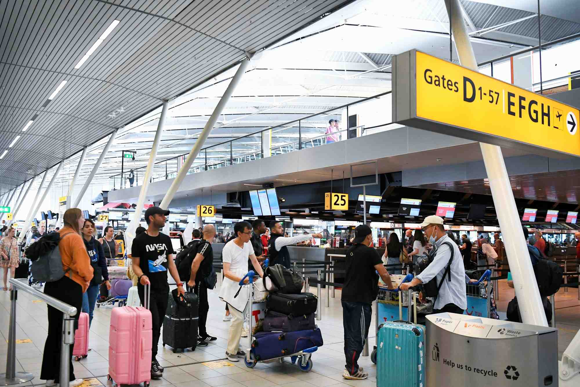 Pour l'ensemble de l'année 2024, Schiphol s'attend à ce que le nombre total de passagers se situe entre 65 et 68 millions.