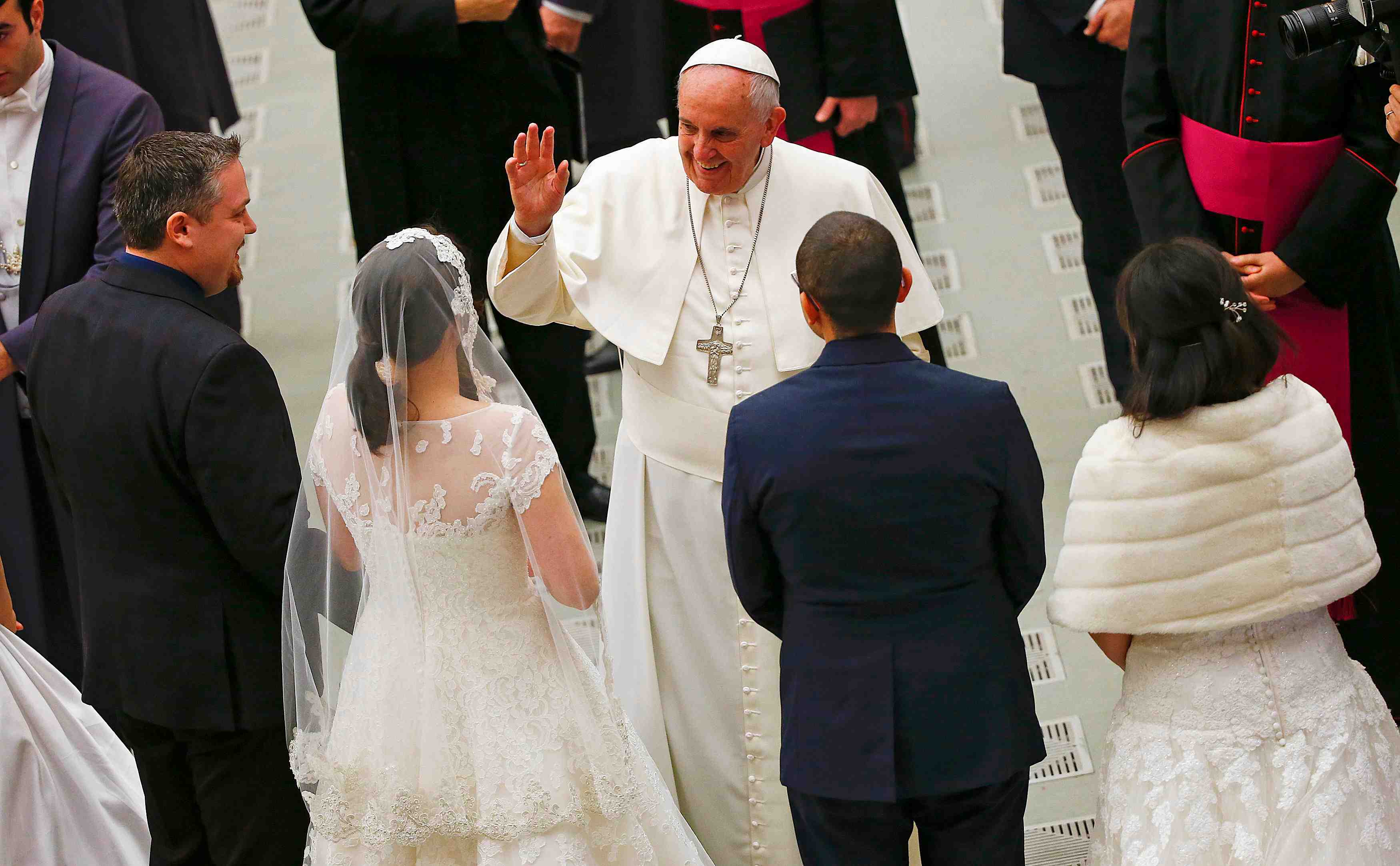 Le pape clarifie ses propos sur les familles nombreuses