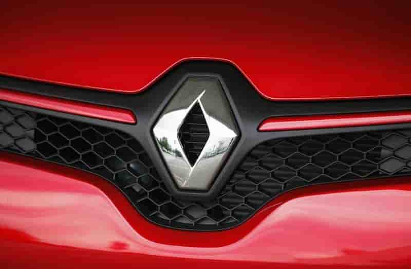 Benefice semestriel quasi double pour renault