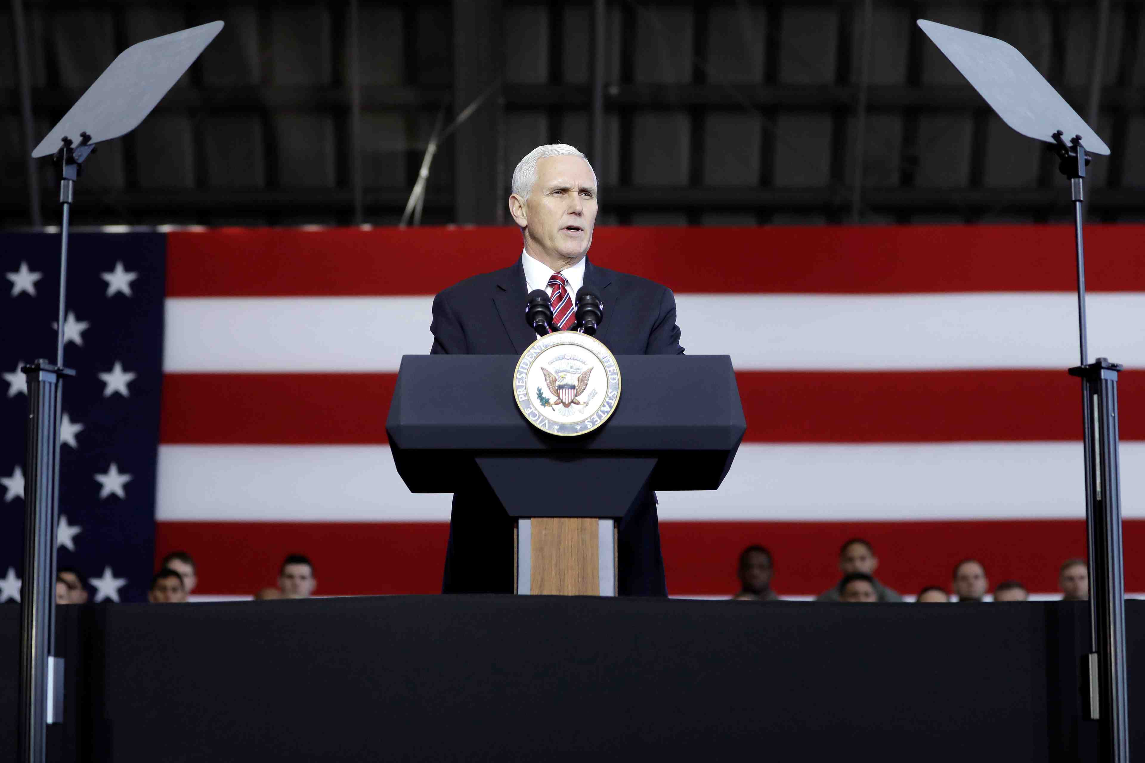 Pence evoque la possibilite de discussions avec pyongyang