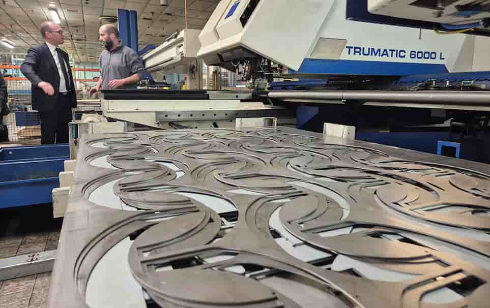 L’entreprise Tôlerie JANNIN-CARNET, spécialiste de la fabrication de tôlerie fine de précision.