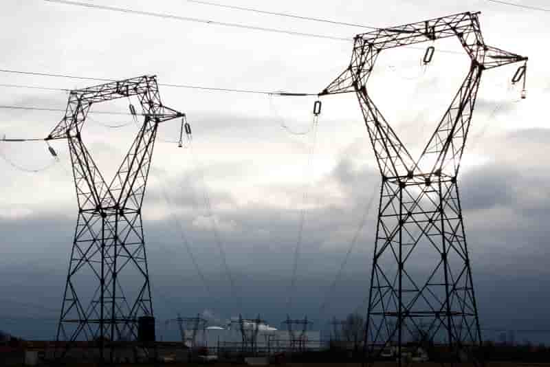 Des orages font deux morts dans le Sud, 60.000 foyers sans courant