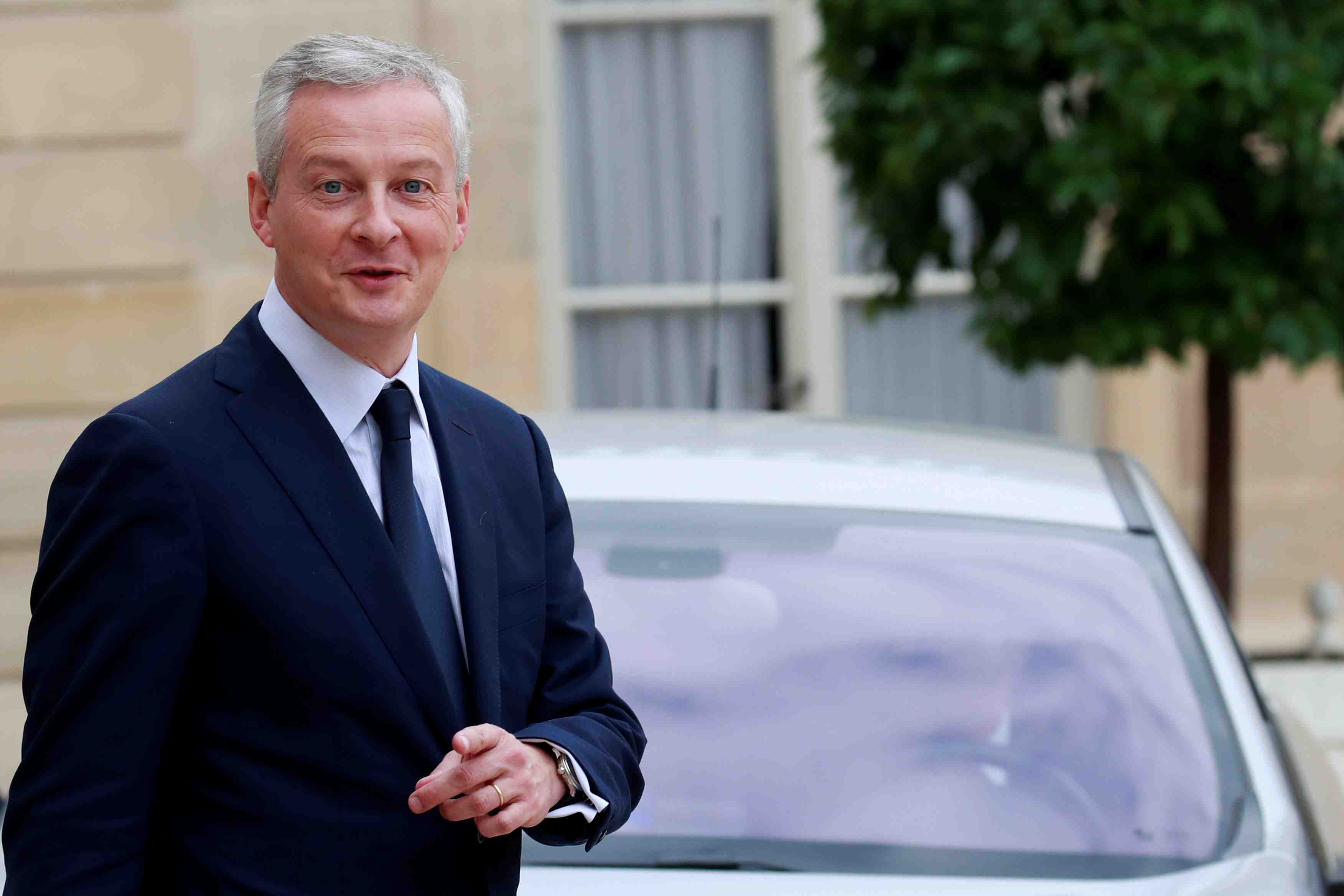 La france veut peser pour une reforme de solvabilite 2, annonce le maire