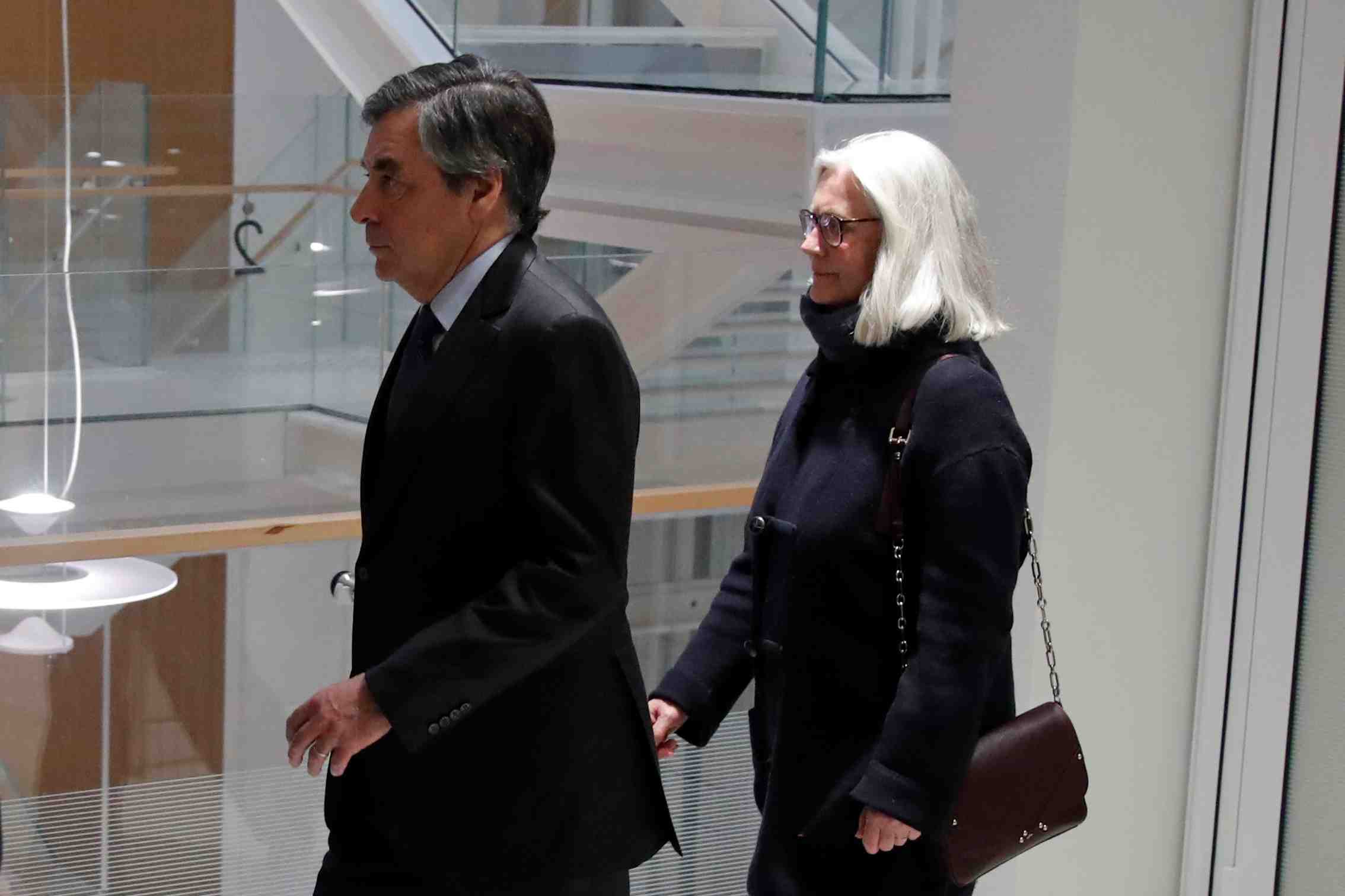 Le proces des epoux fillon reporte a mercredi