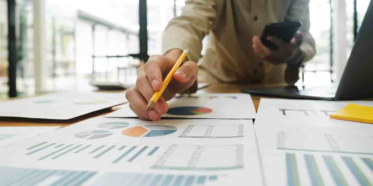 Analyse les données d'un projet d'investissement à partir d'un rapport de données.