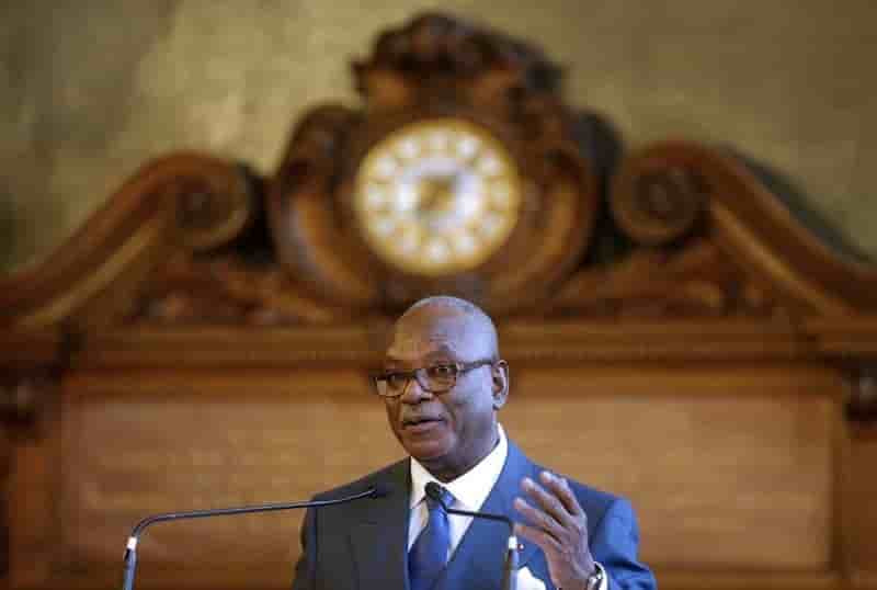 Le president du mali opere d'une tumeur benigne a paris