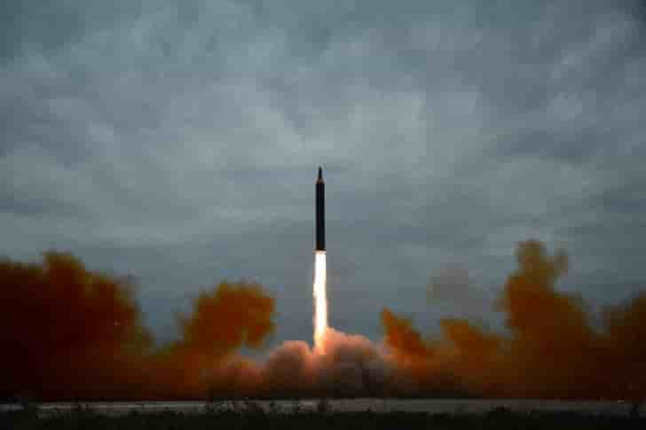 Pyongyang justifie le tir du missile hwasong-12