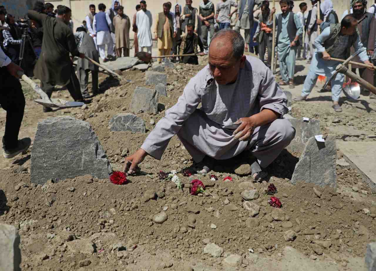 En Afghanistan, les talibans et les Etats-Unis tentent en ce moment de négocier un accord de paix prévoyant un retrait des forces américaines en échange de garanties de sécurité qu'apporteraient les talibans.