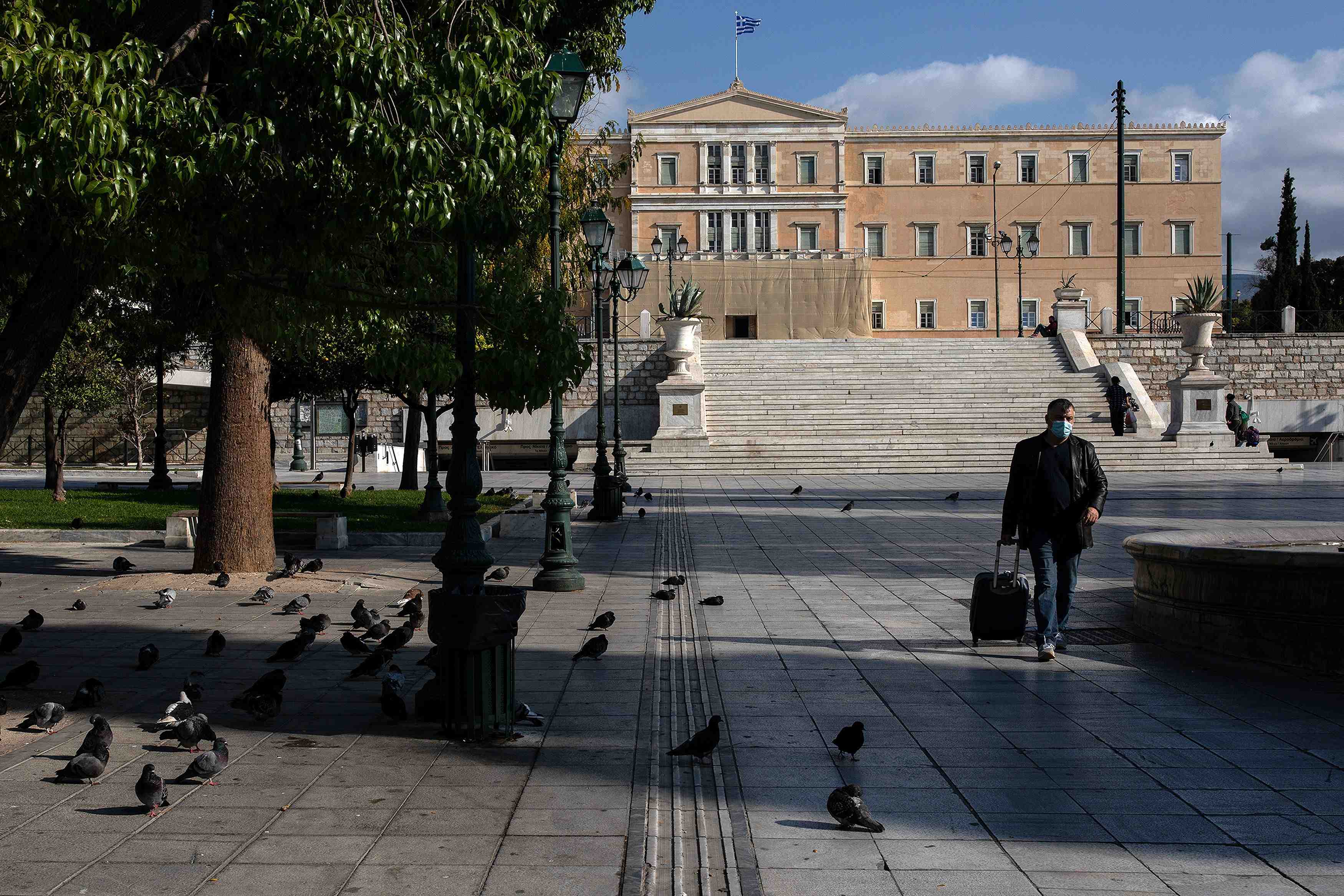 Coronavirus: la grece durcit le confinement, ecoles et creches ferment