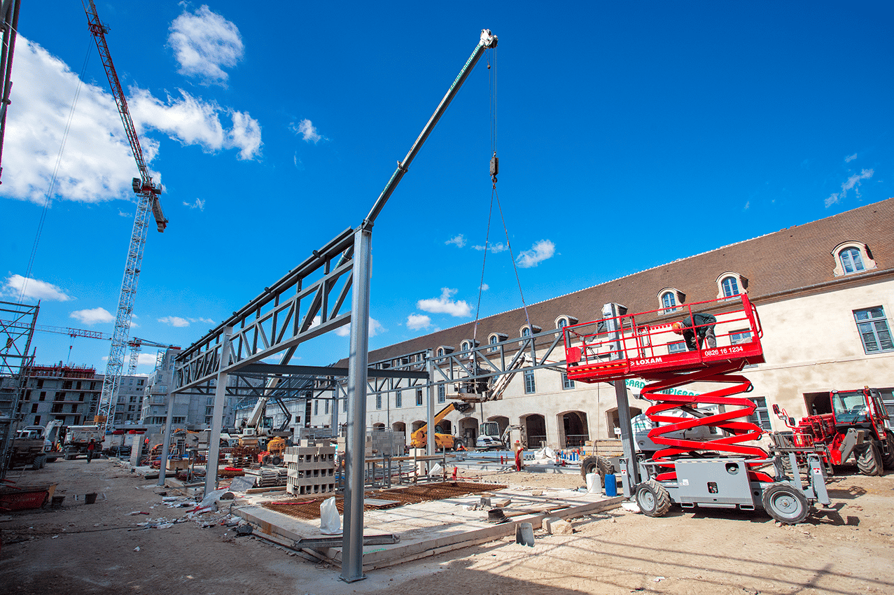 412.100 autorisations de constructions ont été délivrées juillet 2022 et juin 2023, soit une chute de 19,6% par rapport à la même période un an plus tôt.