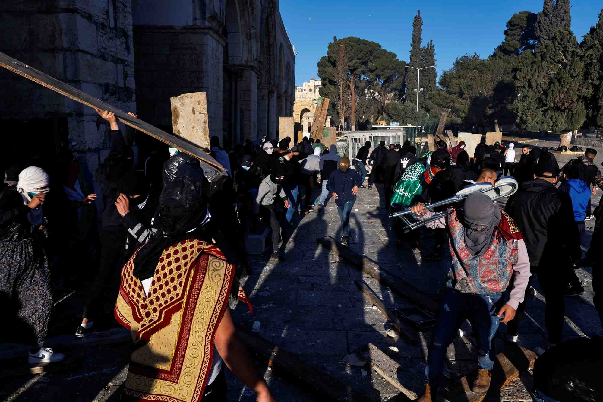 Israel: heurts entre policiers et palestiniens sur l'esplanade des mosquees