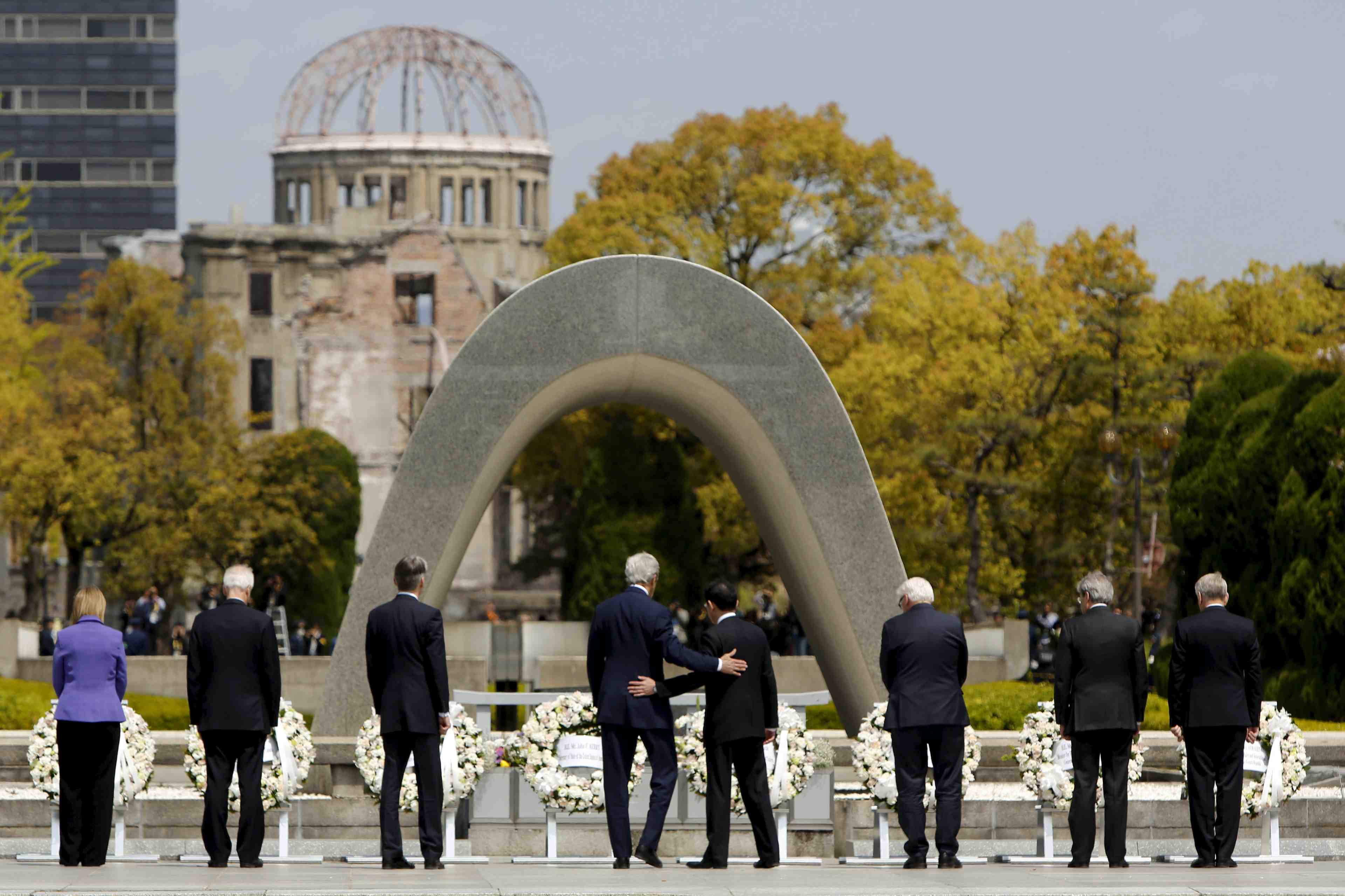 John kerry et les ministres du g7 a hiroshima