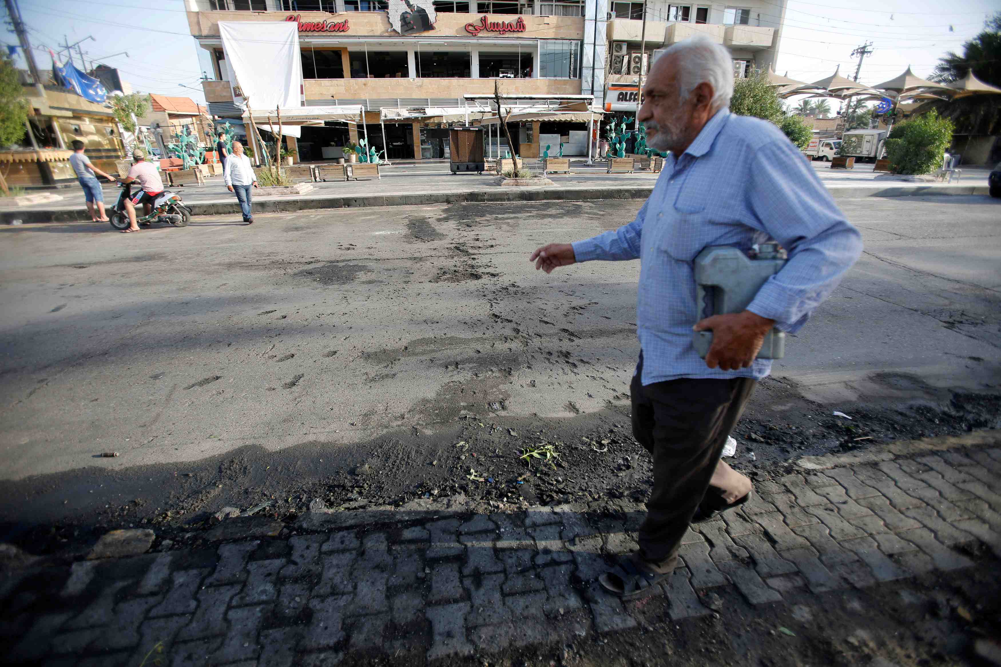 Au moins 13 morts a bagdad dans un attentat revendique par l'ei