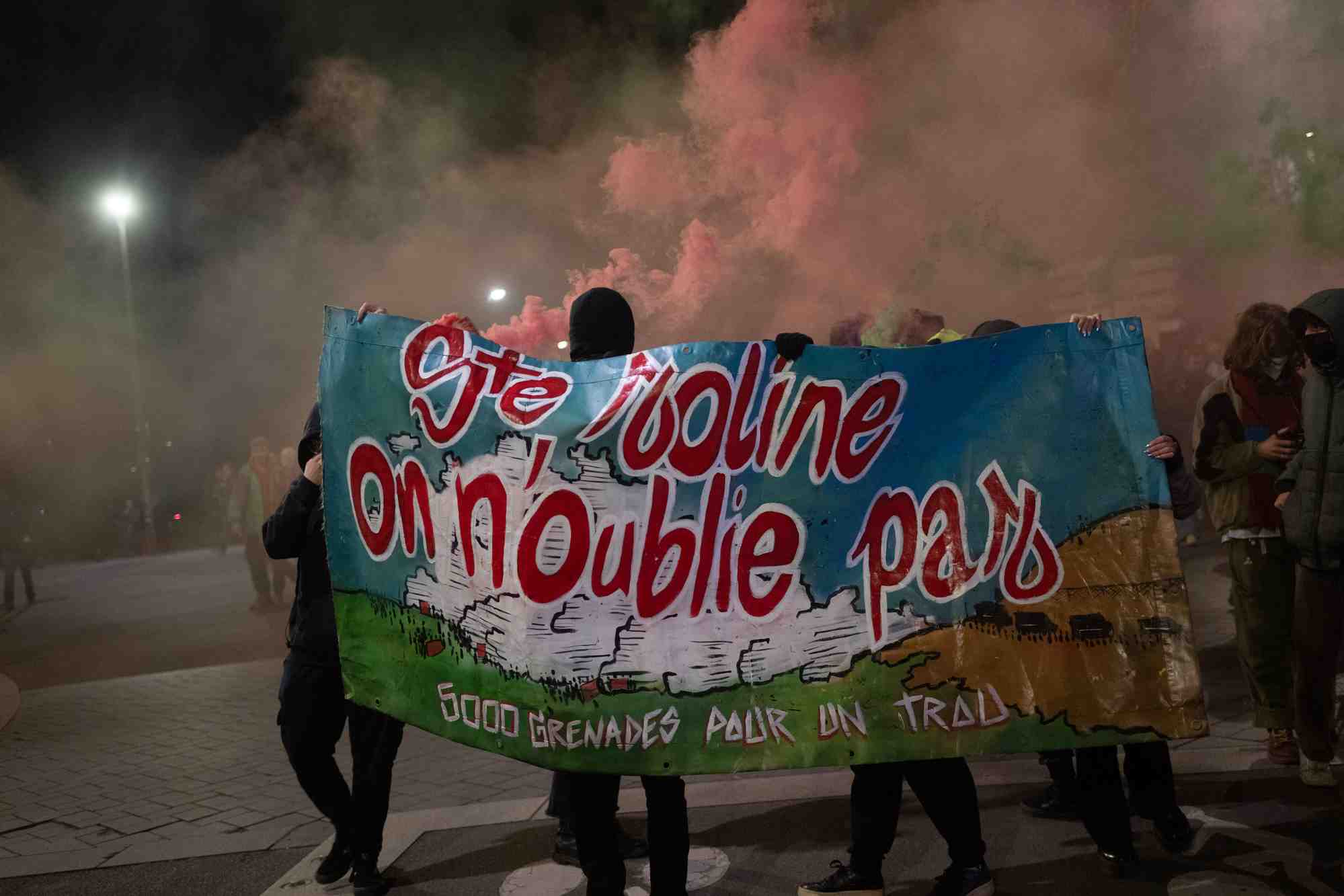 L'année dernière, la réponse musclée de l'Etat avait en effet été critiquée comme à l'origine d'une aggravation du conflit. Cette année, on ne sait même pas qui sera le ministre de l'Intérieur lors de l'évènement.