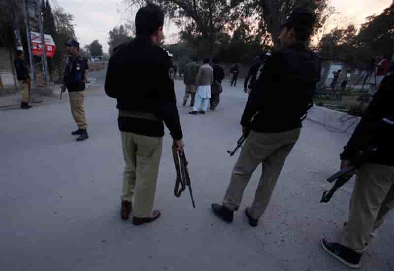 Attentat contre le consulat d'Iran à Peshawar, deux morts