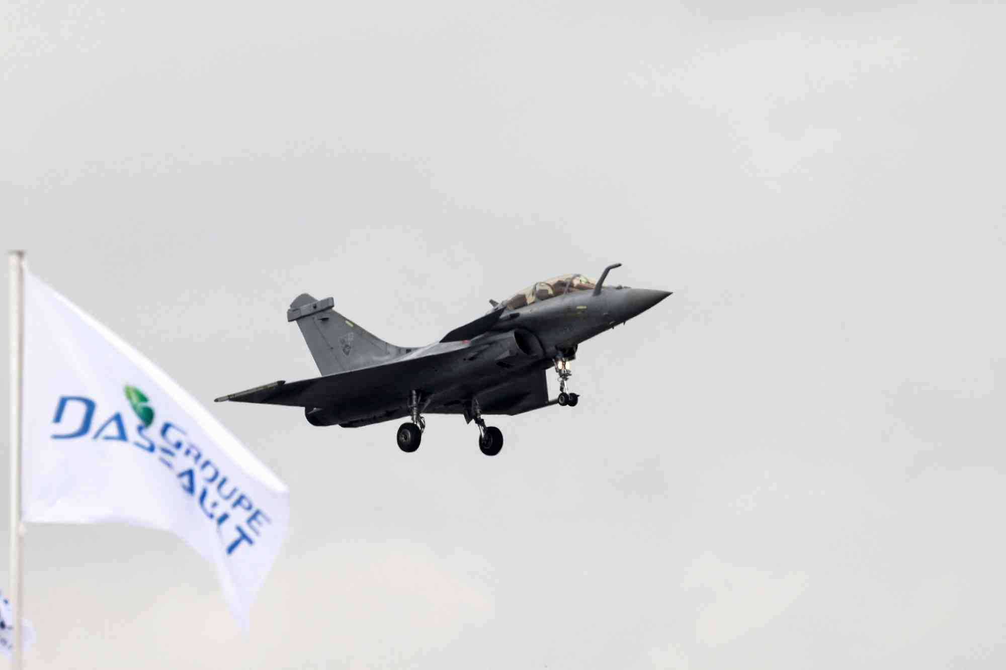 Photo d'un avion de combat rafale
