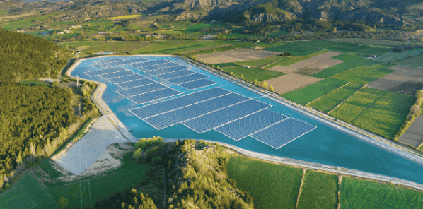 Centrale solaire flottante à Lazer