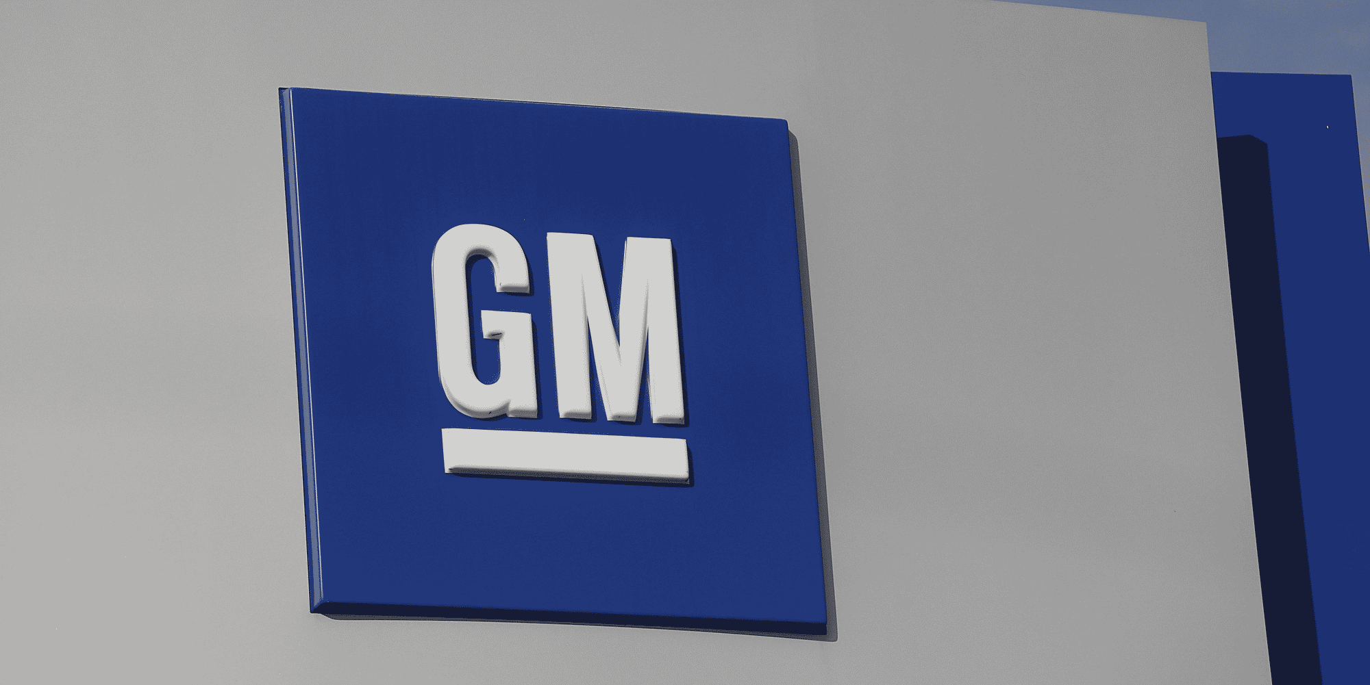 "Les responsables syndicaux de tout le pays se sont réunis dimanche matin après l'expiration samedi dans la nuit de la convention collective de General Motors datant de 2015, et ont choisi de se mettre en grève à minuit dimanche", a écrit le syndicat UAW dans un communiqué.