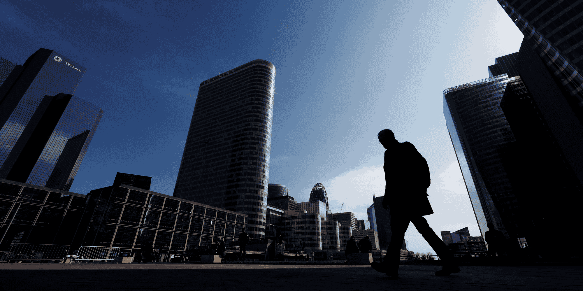 La dégradation de ces indicateurs de performance des entreprises touche inégalement les différents secteurs de l'économie.