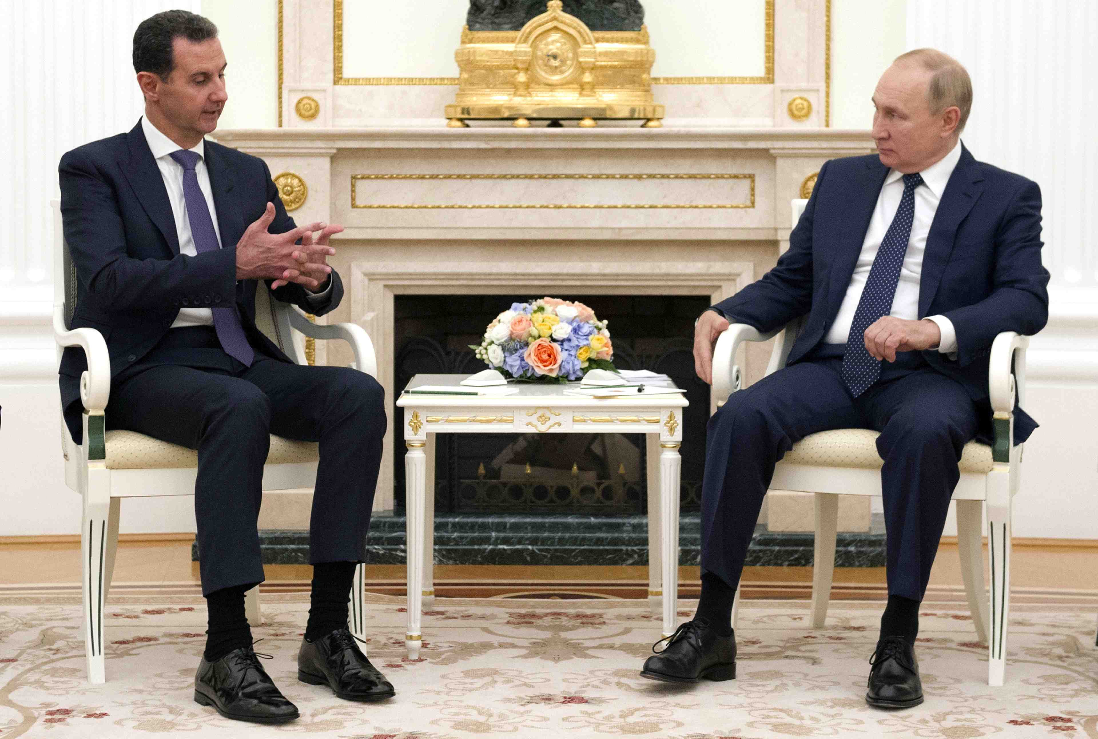 Poutine rencontre assad a moscou, critique l'ingerence etrangere en syrie