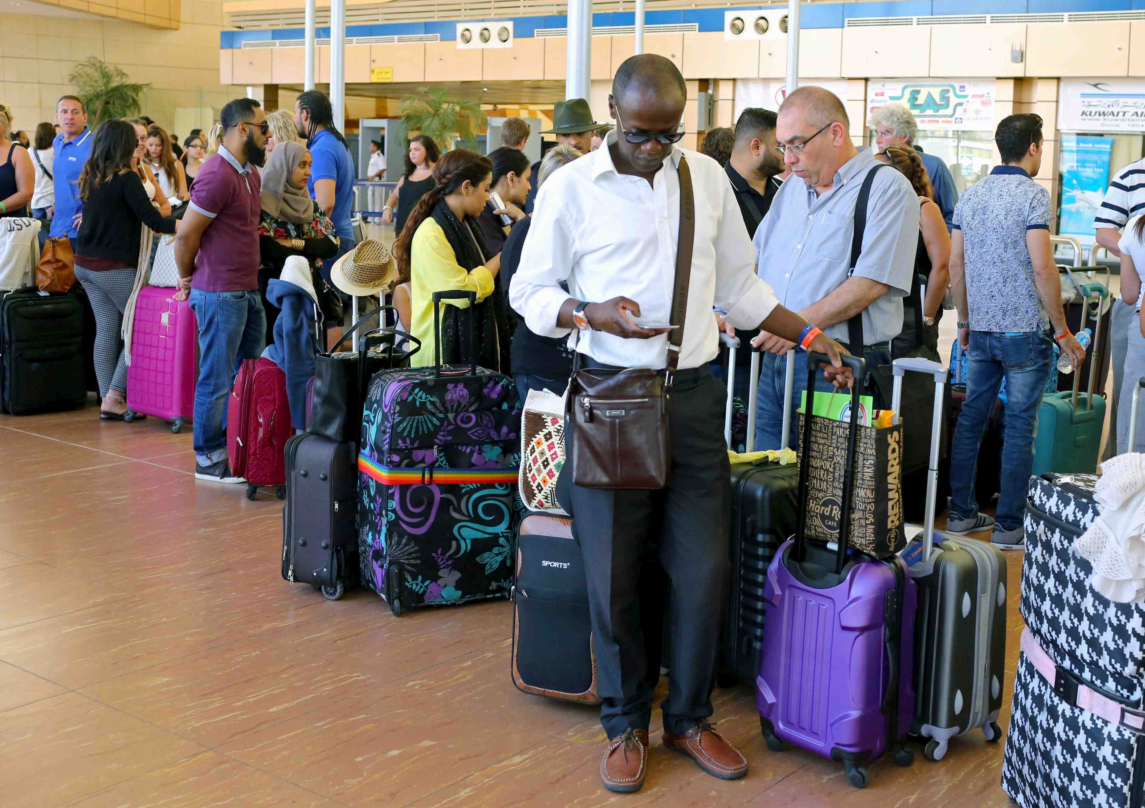 Le rapatriement des britanniques de charm el-cheikh se heurte a des difficultes