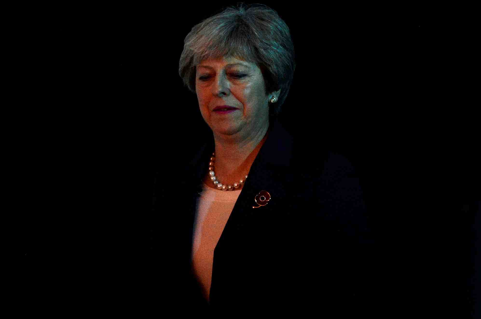 Quarante elus conservateurs prets a defier l'autorite de theresa may