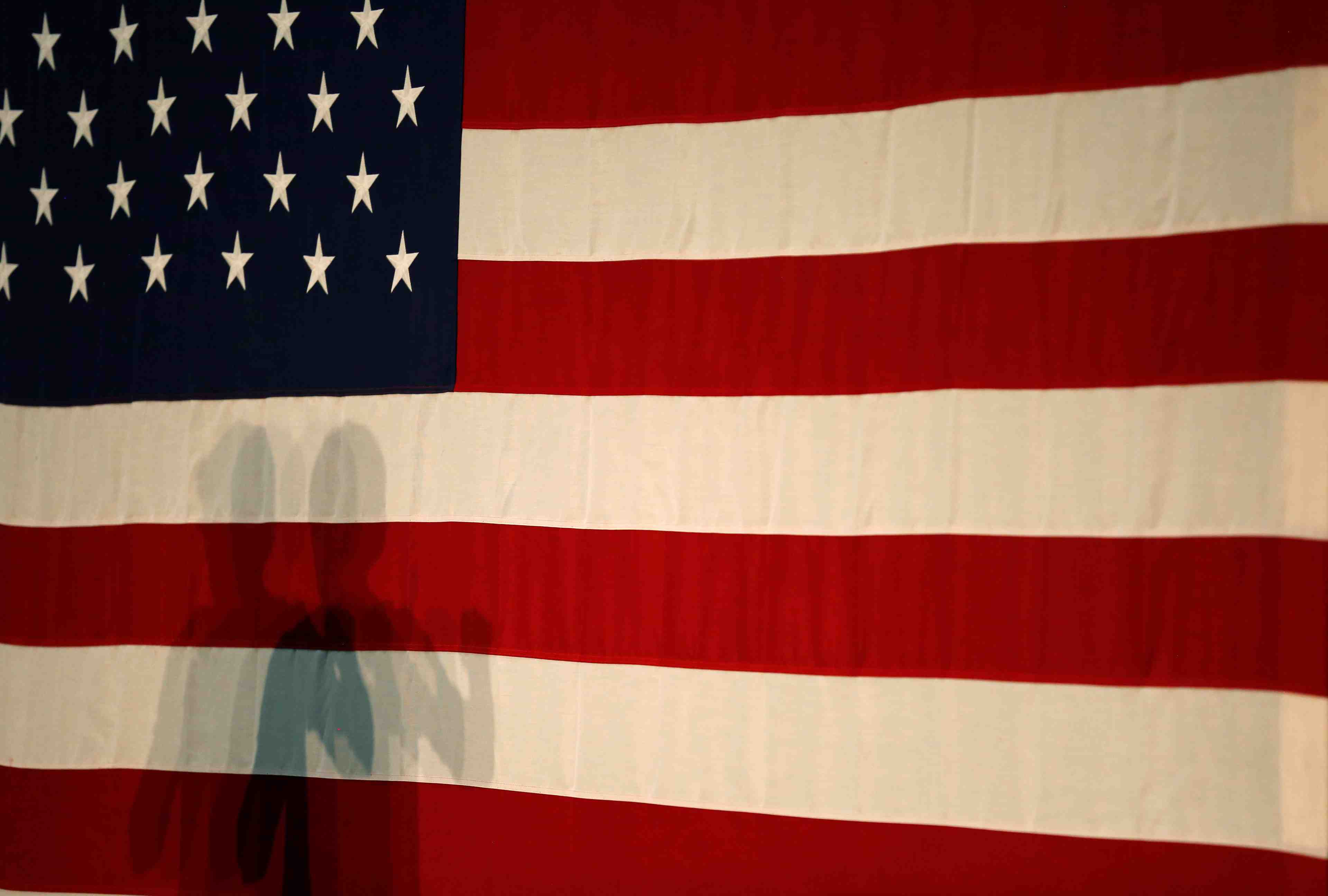 Les usa ordonnent le depart d'irak de certains employes d'ambassade