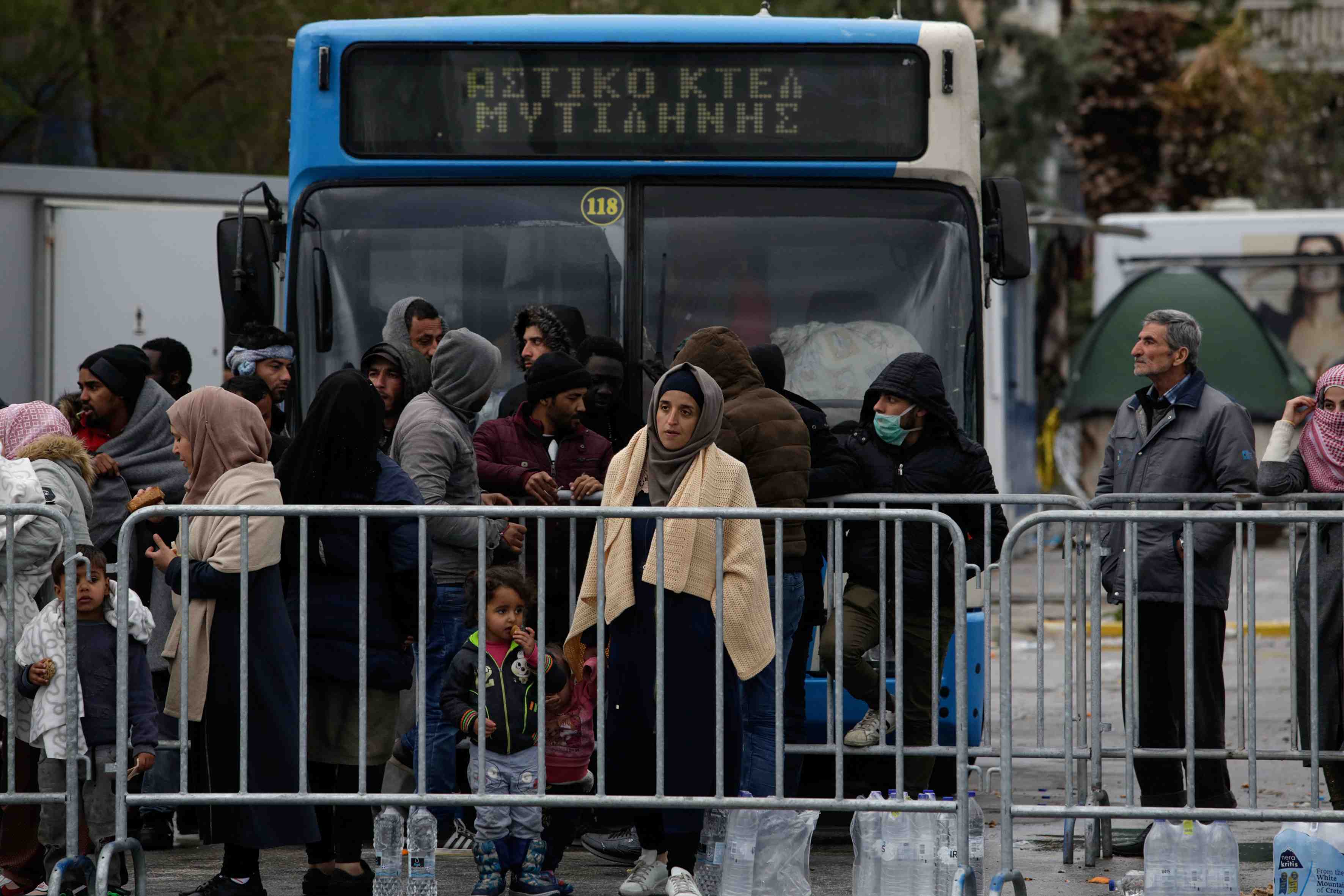 Ankara accuse les forces grecques d'avoir blesse des migrants, renforce sa frontiere