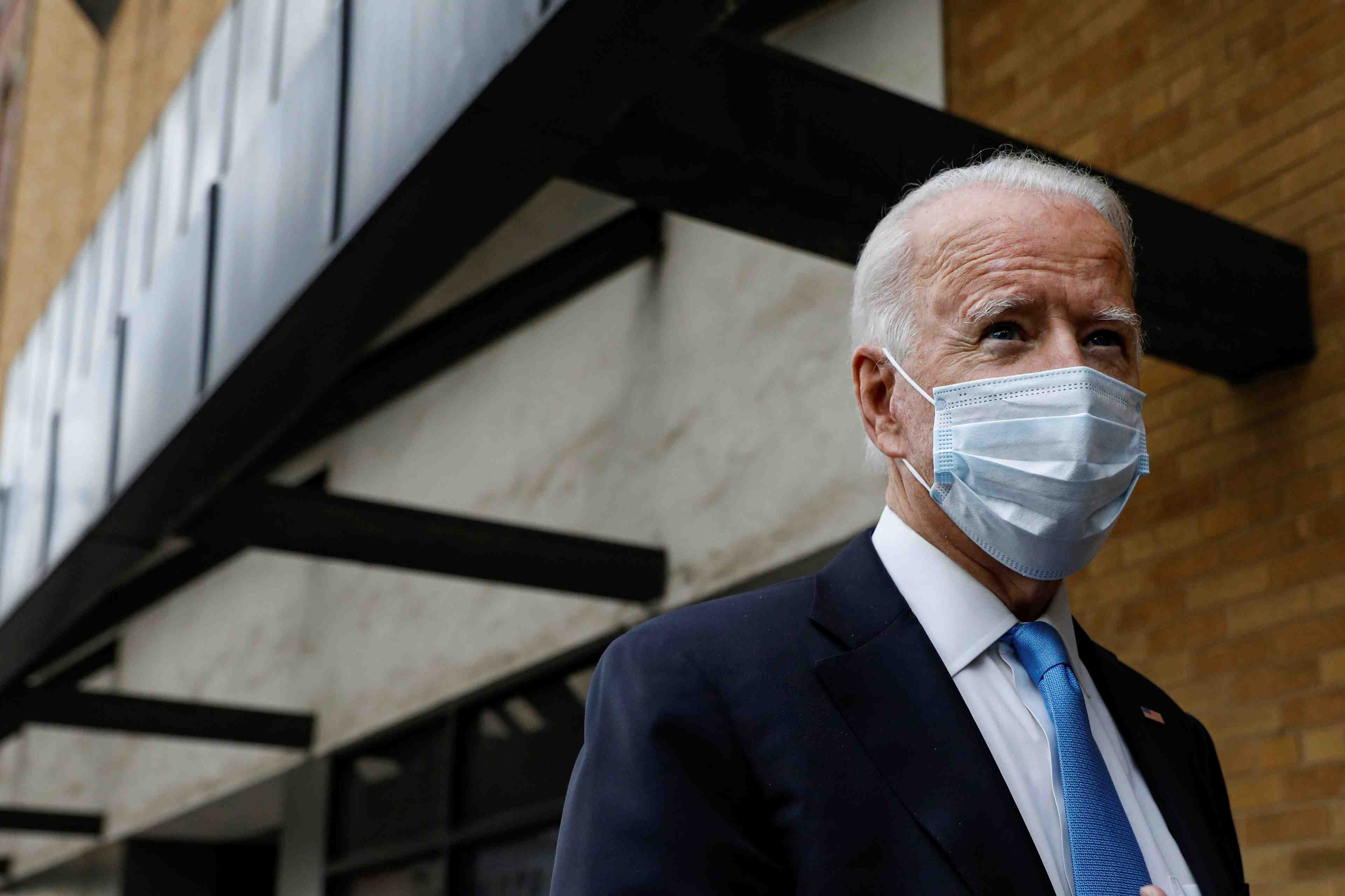 Coronavirus: biden souhaite bon retablissement a trump
