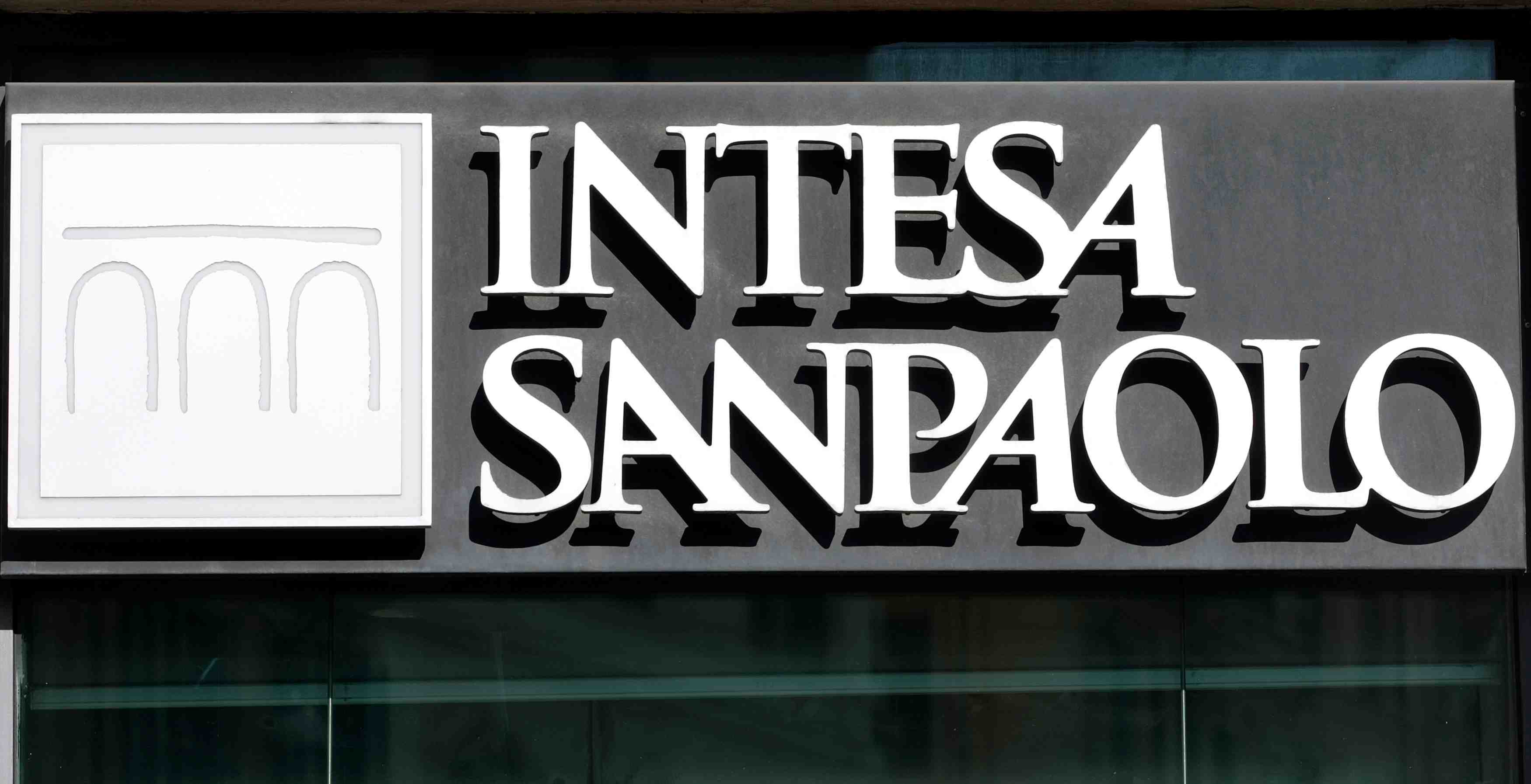 Intesa sanpaolo prend le controle de la banque suisse reyl