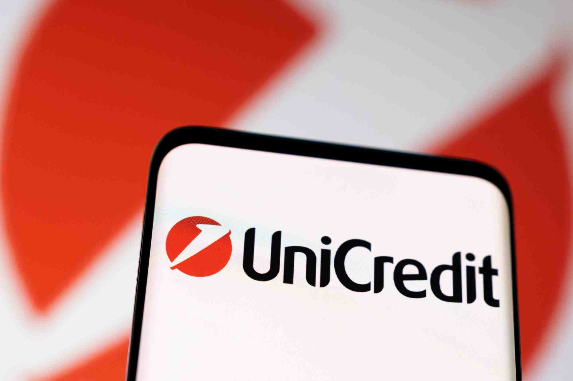 Unicredit simplifie sa structure d'entreprise, un nouveau depart, selon une note interne