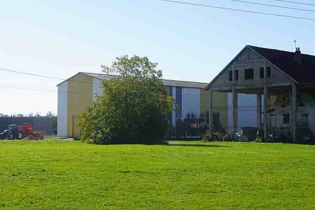 Les hangars agricoles de l’exploitation Bellefleur à Lure, anciennement ferme Chaen (Photo d’illustration)