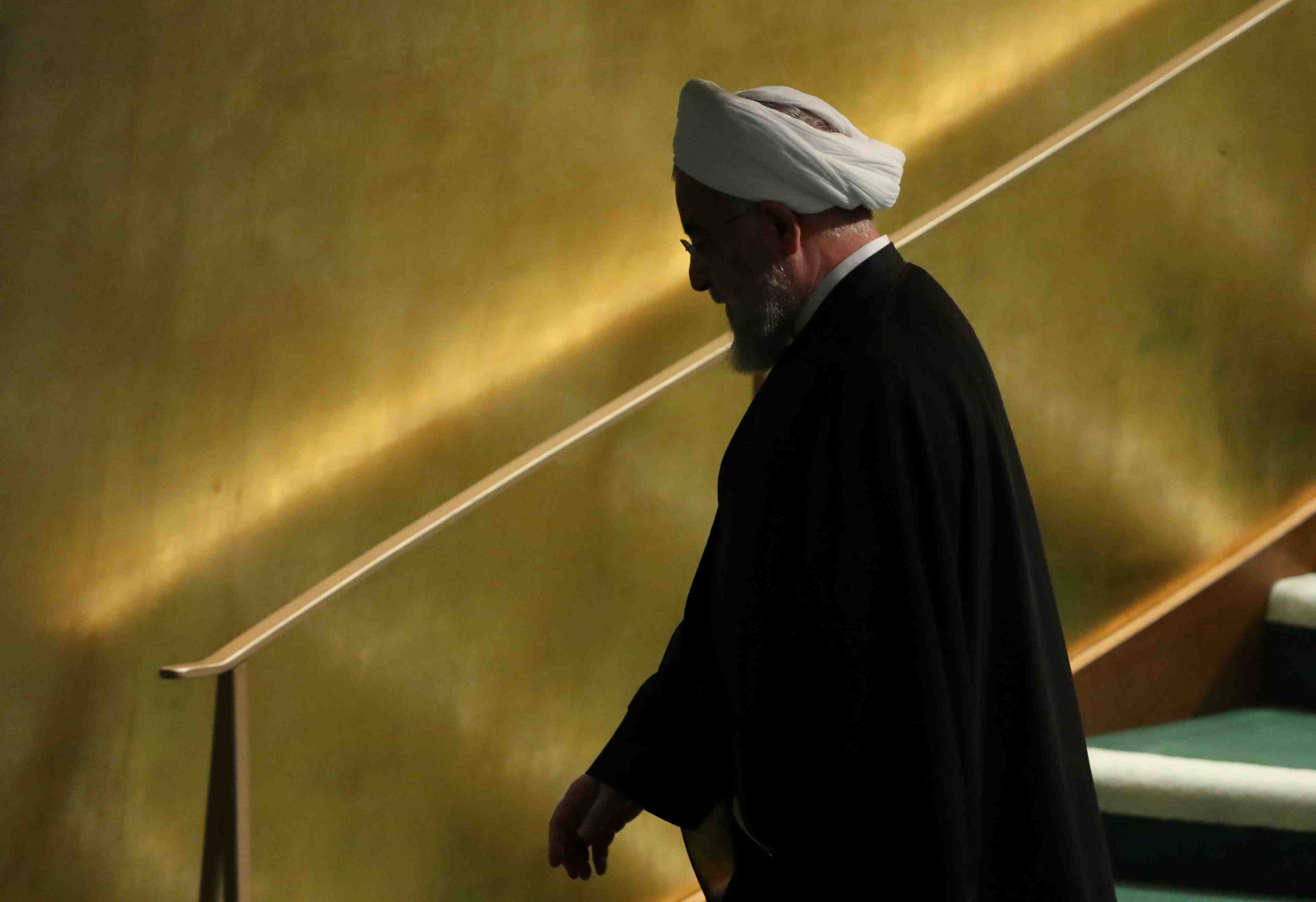 "tres dangereux" d'empecher l'iran d'exporter du petrole, dit rohani