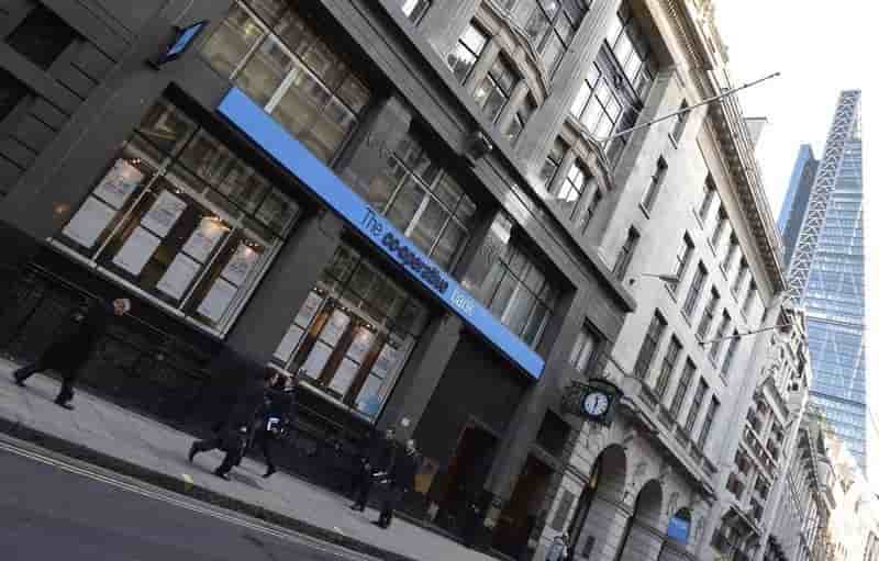 Co-op bank veut accelerer ses cessions d'actifs