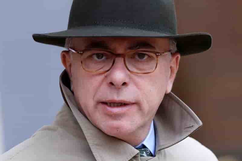 Cazeneuve exclut de suspendre le decret instituant le megafichier