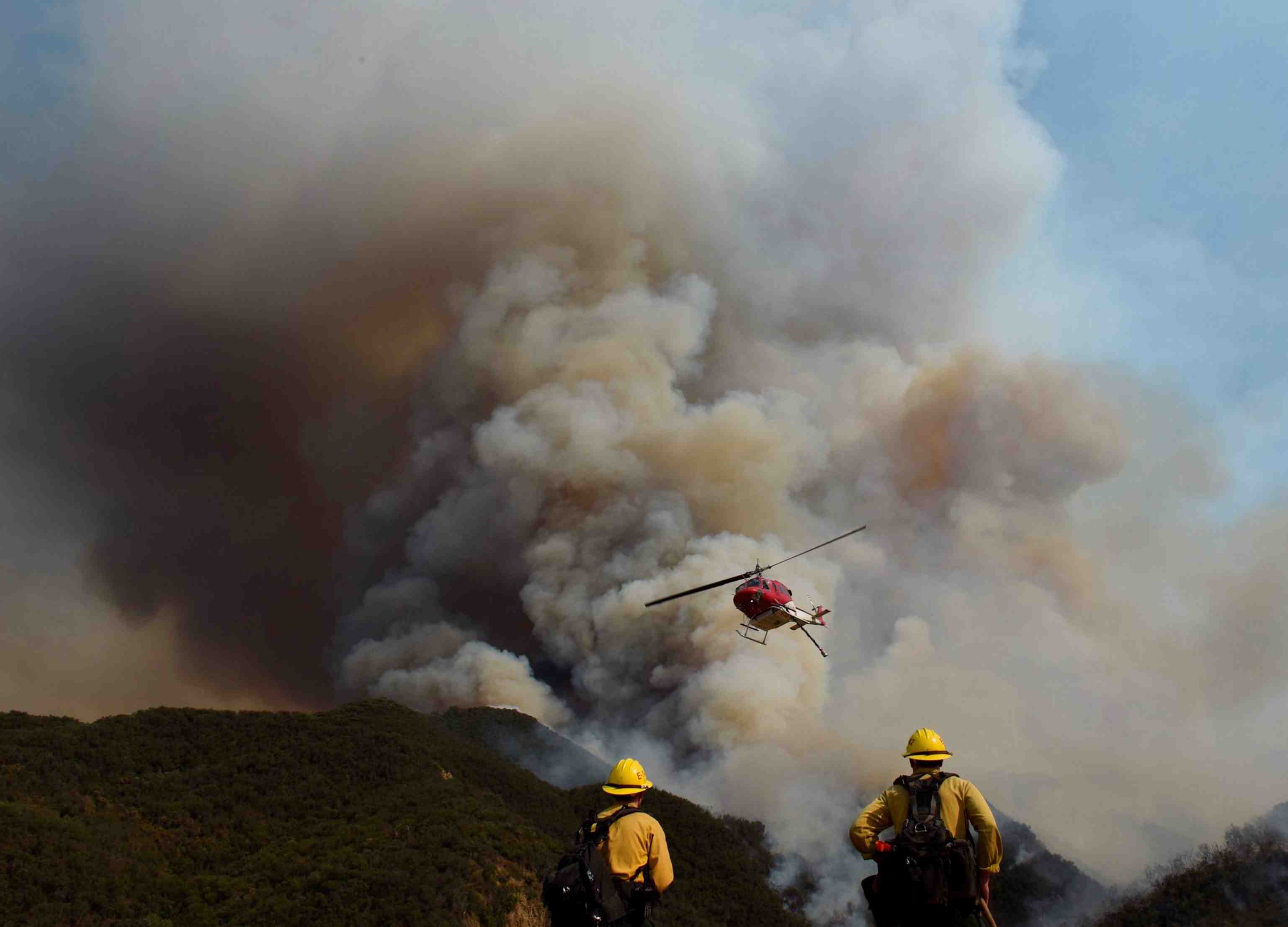 Les incendies de foret ravagent toujours la californie