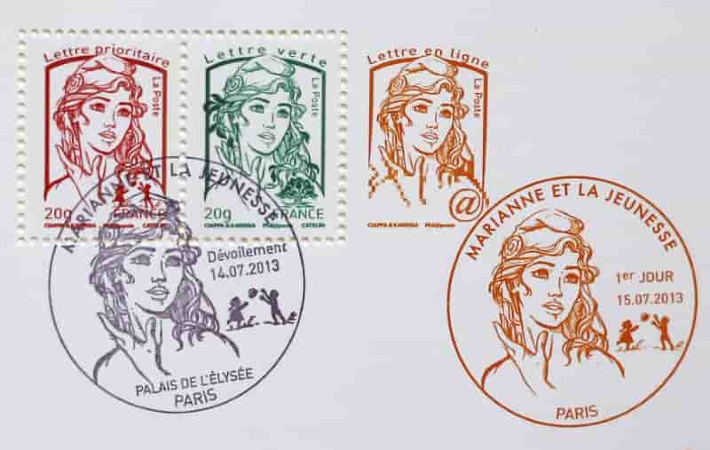 La nouvelle marianne de la poste sera "engagee"