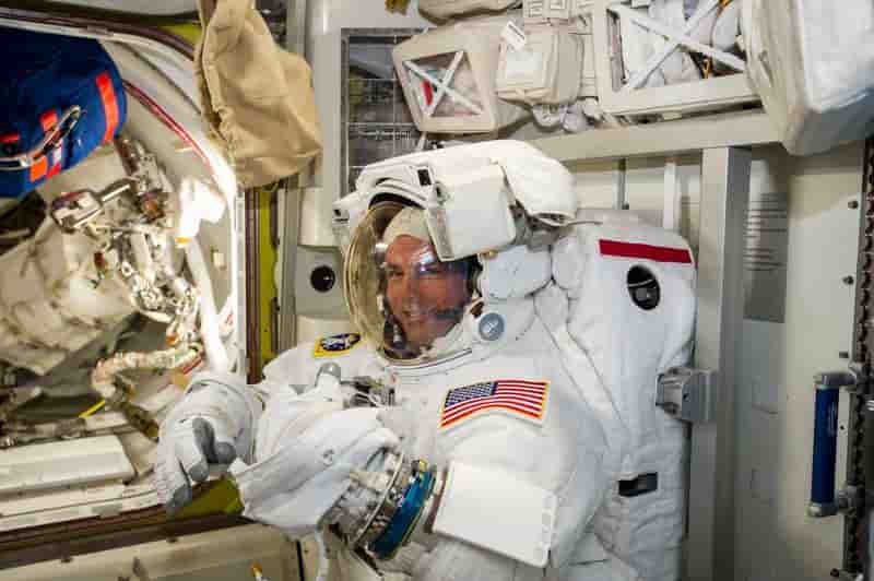 Sortie dans l'espace pour deux astronautes de l'ISS