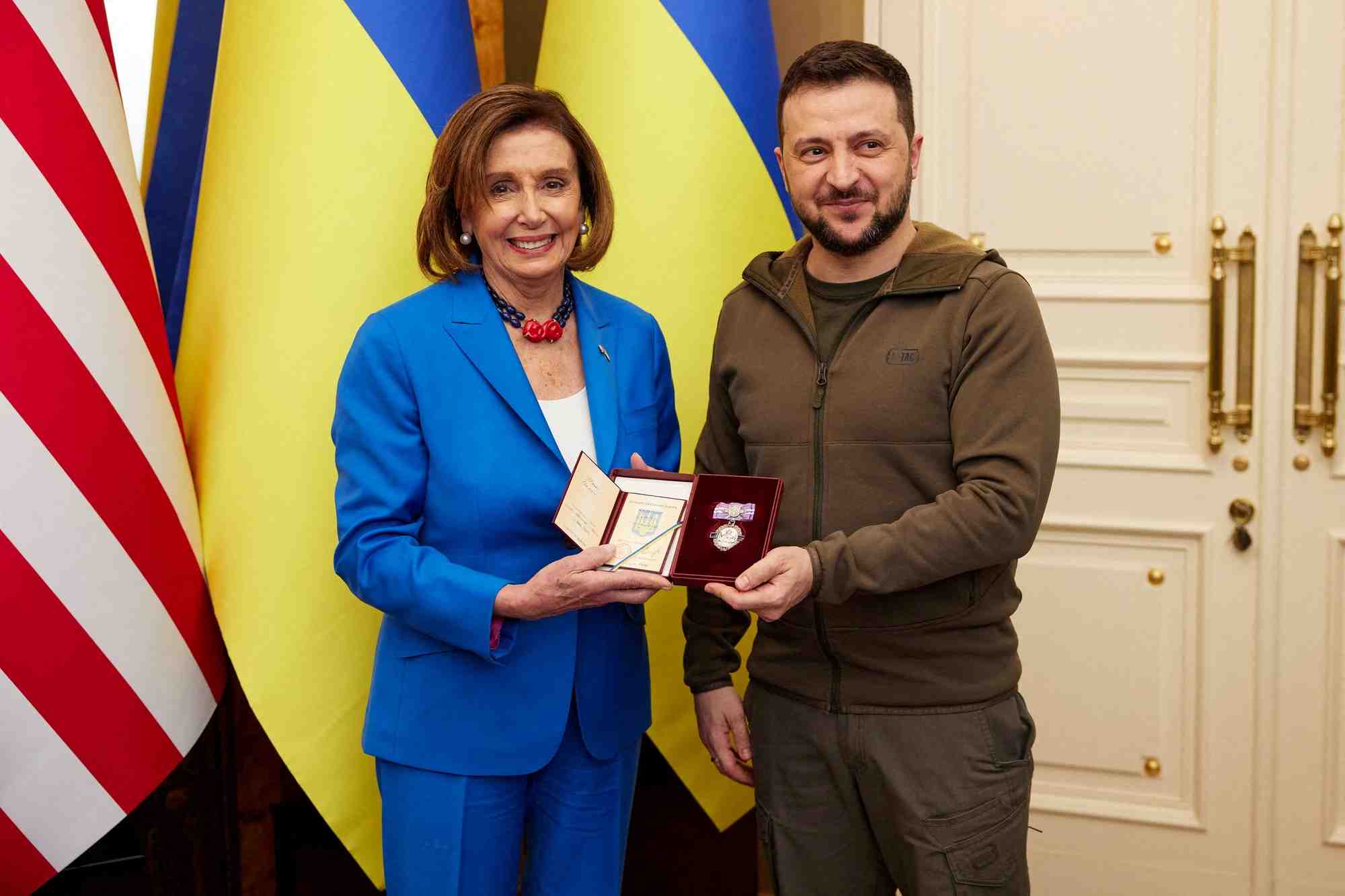 Visite de nancy pelosi a kyiv, la russie dit avoir detruit des armes etrangeres